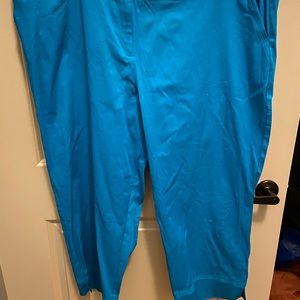 Ladies capris NWT